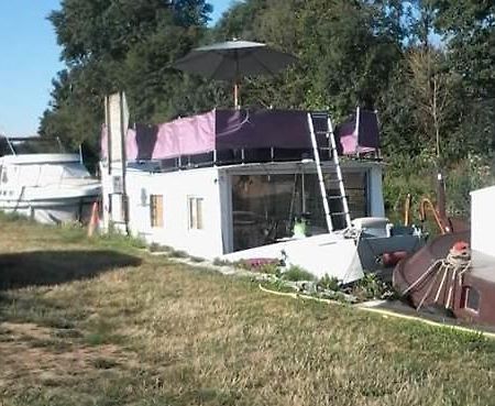 Hotel Bateau Houseboat Camille Donchery Exterior foto
