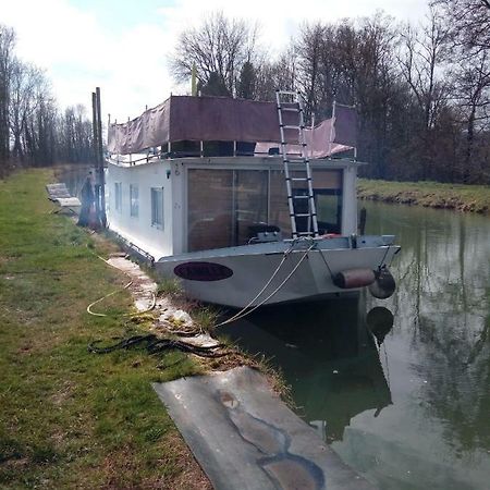 Hotel Bateau Houseboat Camille Donchery Exterior foto